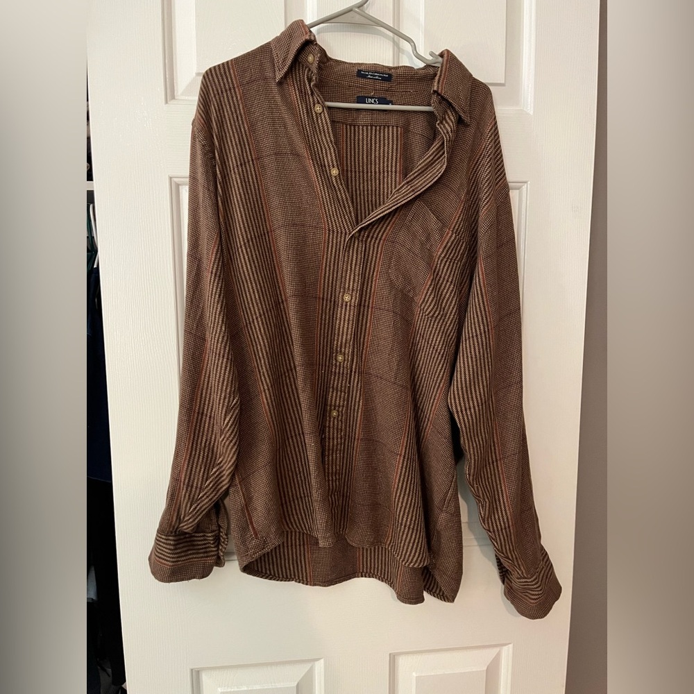 Vintage men’s button-down. Brown. Size XL.